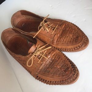 Vintage Paulo Navarro size 7 leather woven shoes